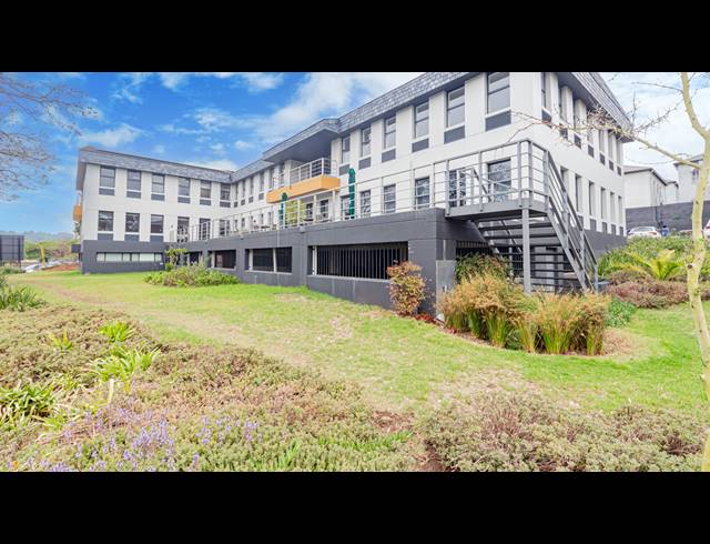 345M² OFFICE TO LET IN DUNKELD WEST